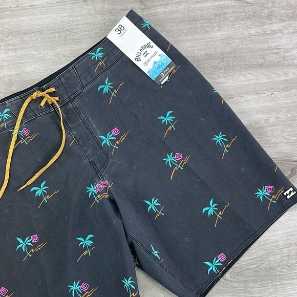 🔹BILLABONG- MENS BOARD SHORTS - Picture 2 of 10